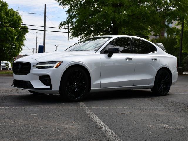 Used 2023 Volvo S60 B5 Plus w/ Climate Package AWD/4WD image 3