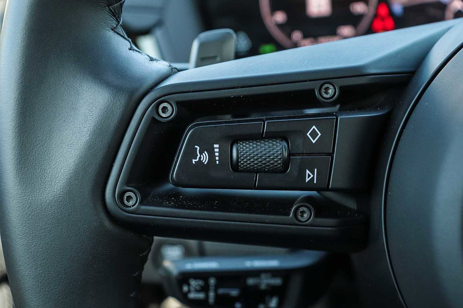 Used 2025 Porsche Panamera 4 image 17