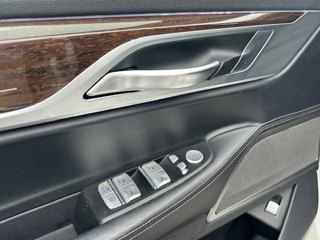 Used 2020 BMW 740i xDrive w/ M Sport Package AWD/4WD image 22