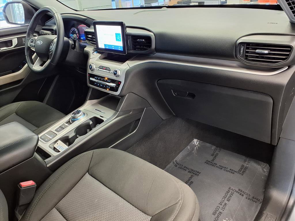 Used 2022 Ford Explorer XLT image 9