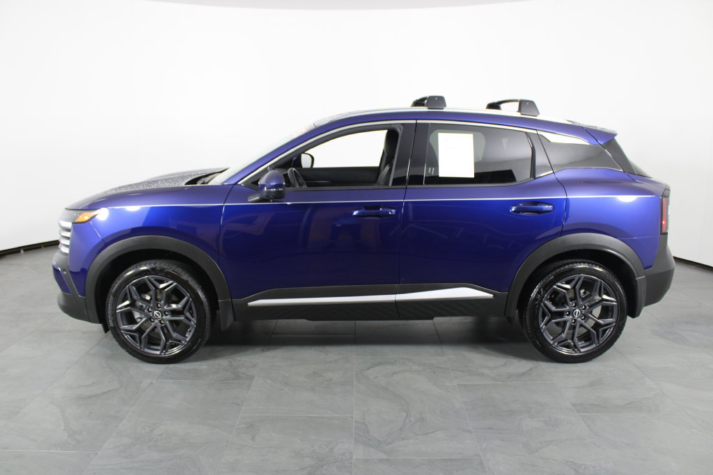 Certified 2025 Nissan Kicks SR FWD image 14