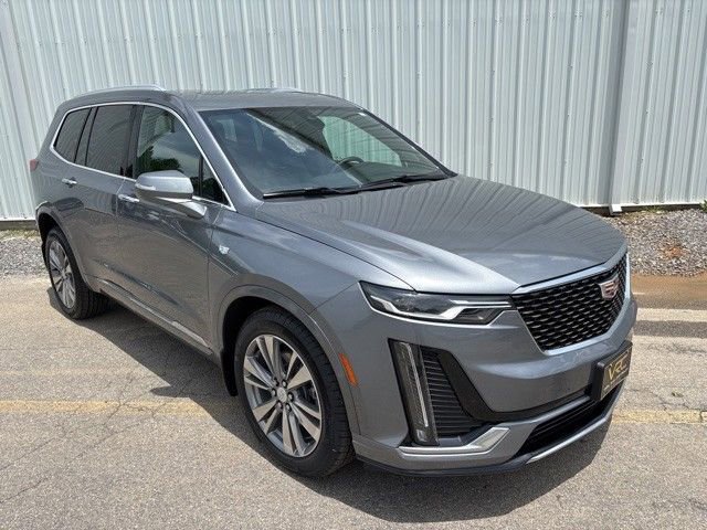 Used 2022 Cadillac XT6 Premium Luxury image 2