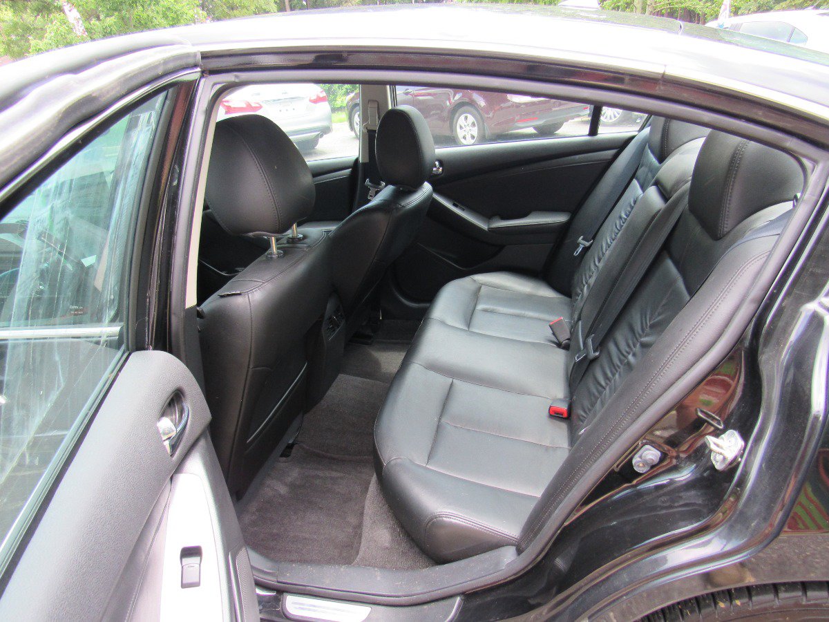 Used 2012 Nissan Altima 3.5 SR w/ Sport Pkg FWD image 8