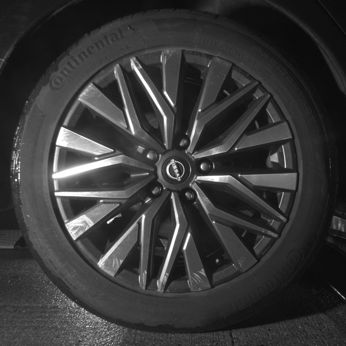 Used 2025 Nissan Altima 2.5 SV FWD image 15