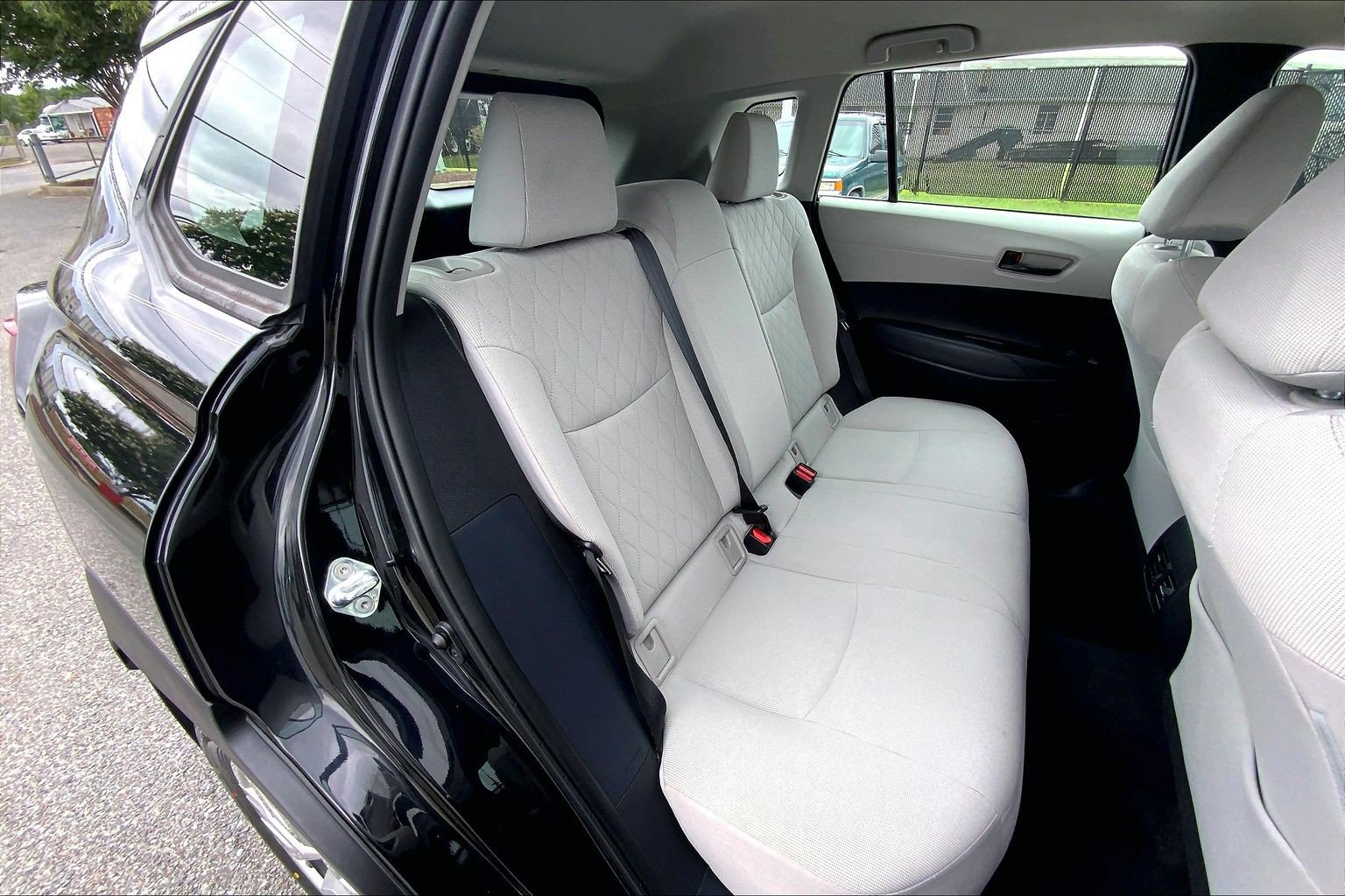 Used 2022 Toyota Corolla Cross L AWD/4WD image 31