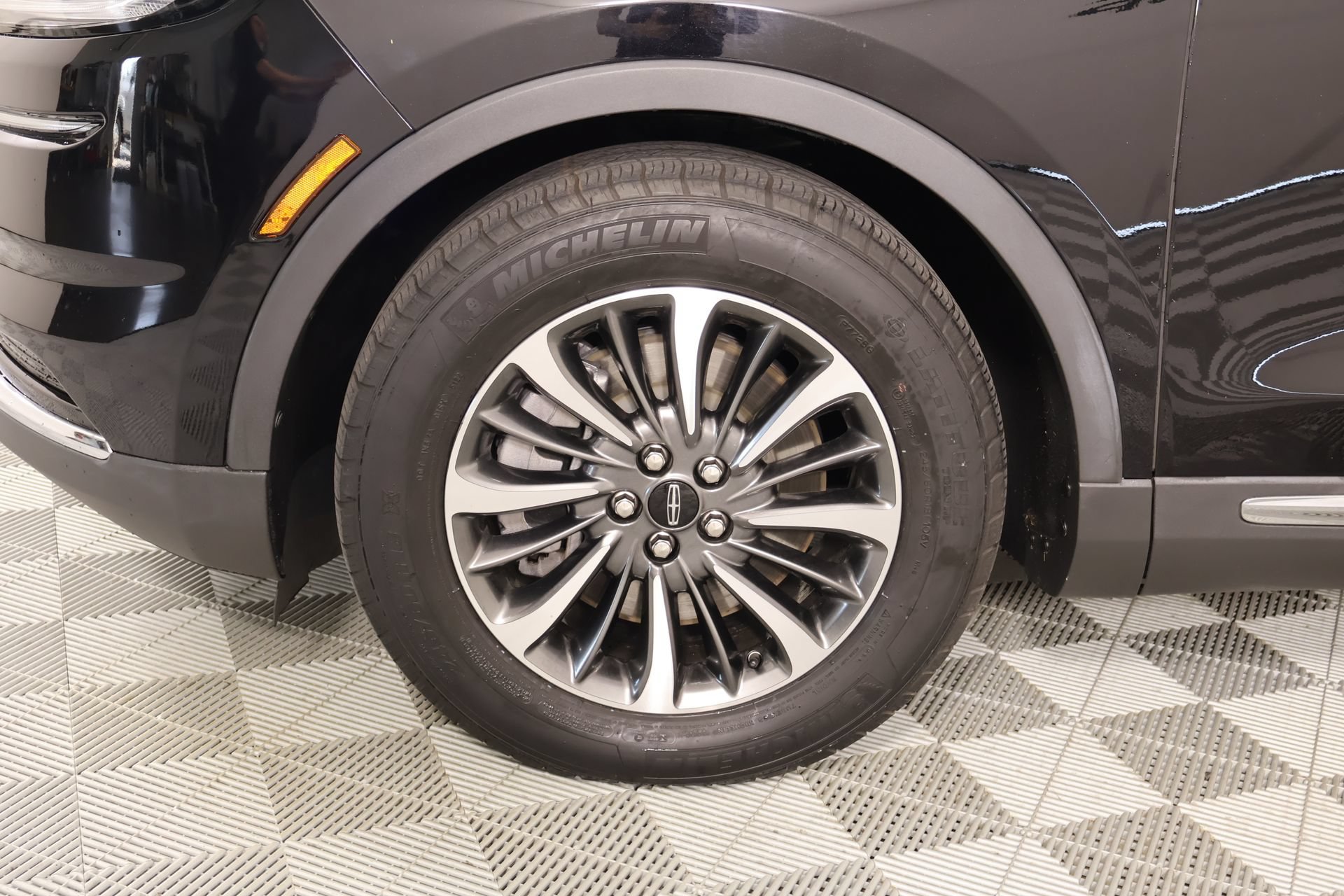 Used 2023 Lincoln Nautilus AWD w/ Premium Package image 17