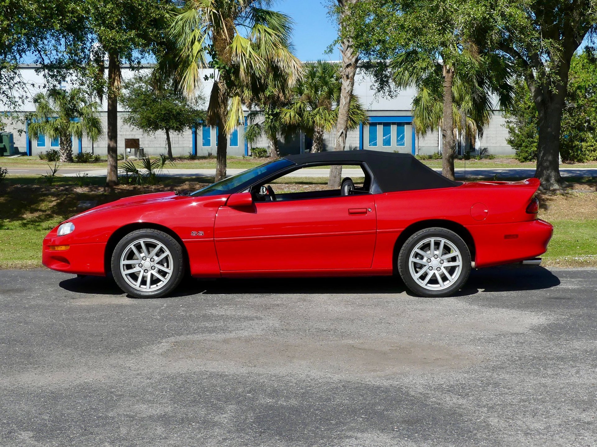 Used 2000 Chevrolet Camaro Z28 w/ SS Performance/Appearance Pkg image 14