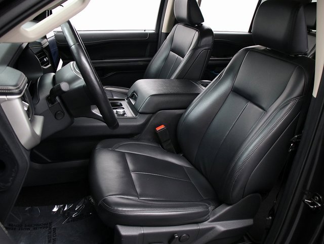 Used 2024 Ford Expedition Max XLT image 9