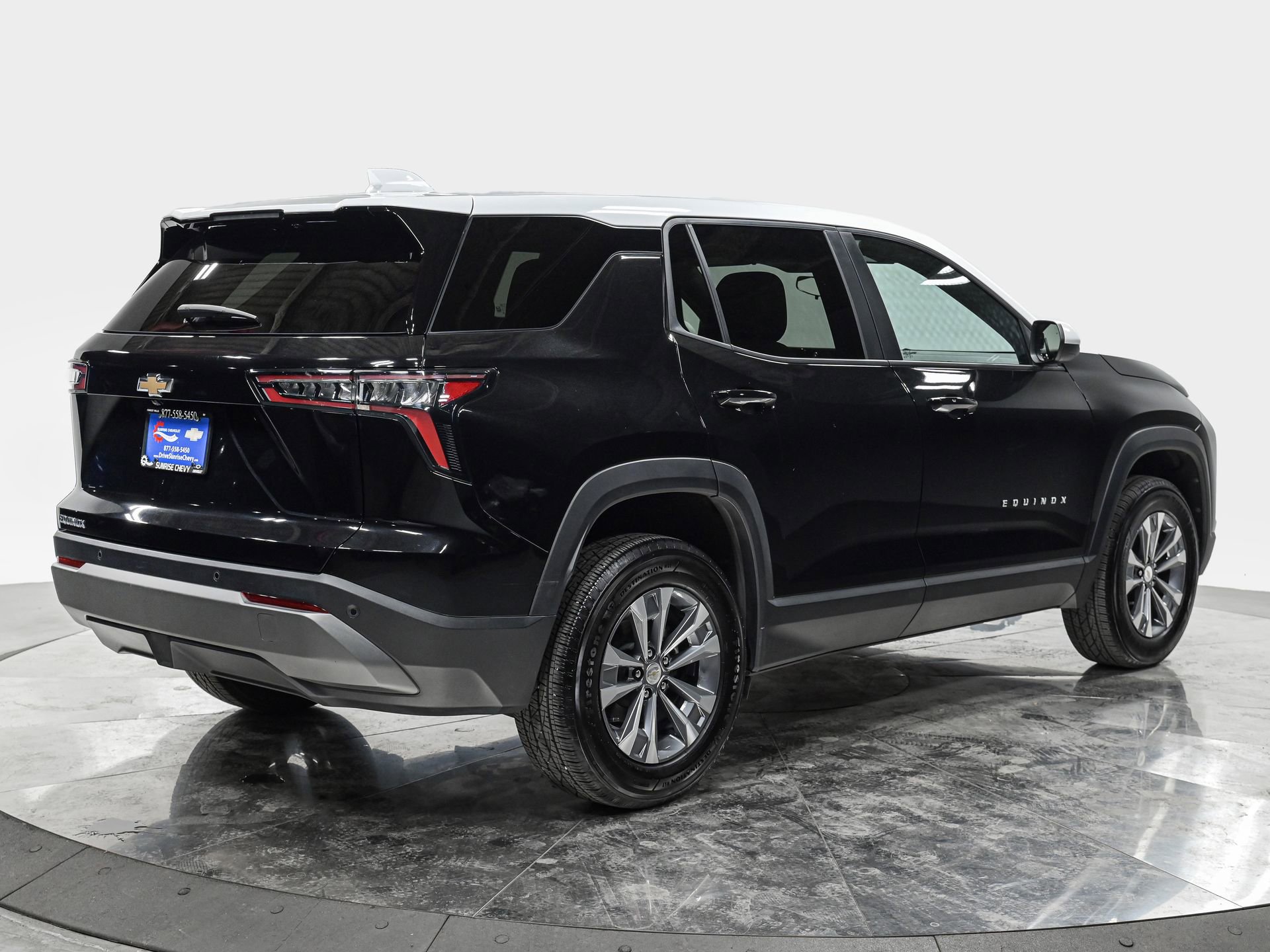 Used 2025 Chevrolet Equinox LT FWD image 7