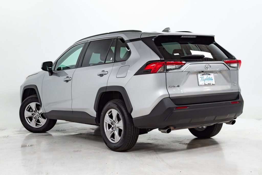 Used 2025 Toyota RAV4 XLE AWD/4WD image 27