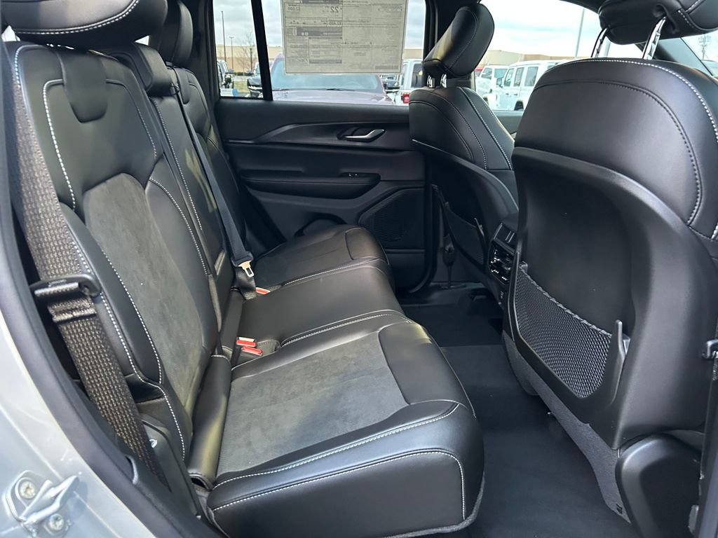 New 2025 Jeep Grand Cherokee 4WD image 26