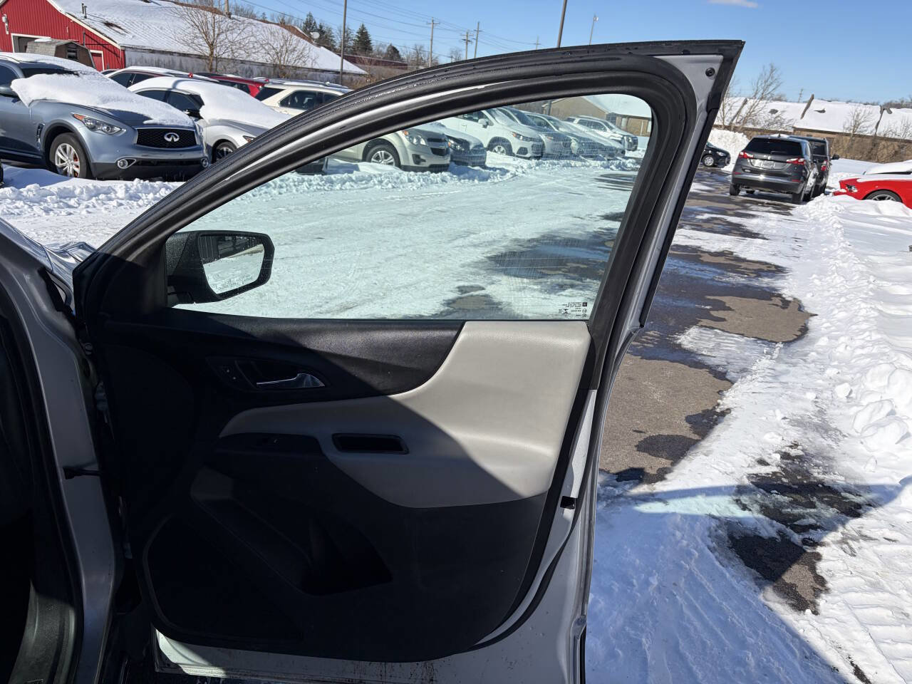 Used 2020 Chevrolet Equinox LS image 12