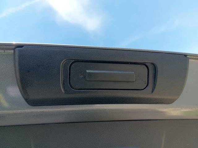 Used 2021 Chevrolet Traverse LS image 13