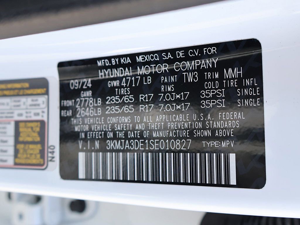 Used 2025 Hyundai Tucson SE image 49