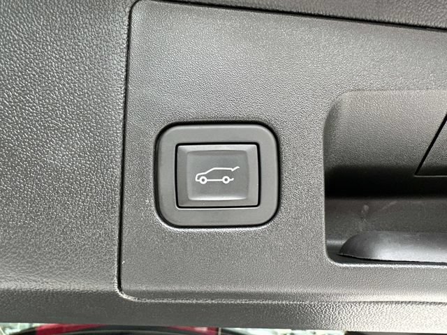 Certified 2025 Cadillac XT5 Luxury w/ LPO, Floor Liner Package FWD image 56