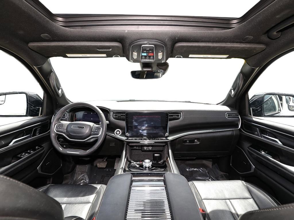 Used 2023 Jeep Wagoneer 4WD w/ Premium Group I image 26