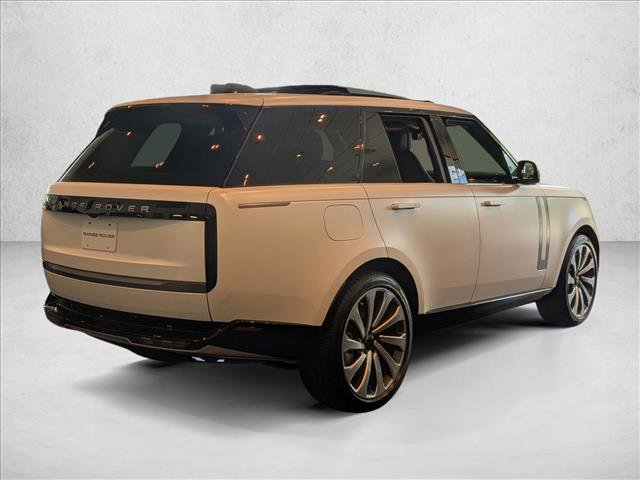 Used 2026 Land Rover Range Rover SE AWD/4WD image 4