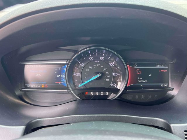 Used 2018 Ford Explorer XLT w/ Equipment Group 202A AWD/4WD image 29
