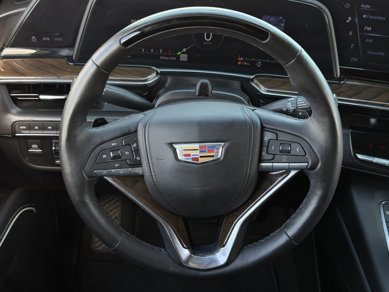 Used 2024 Cadillac Escalade Sport Platinum w/ LPO, ONYX Package AWD/4WD image 14