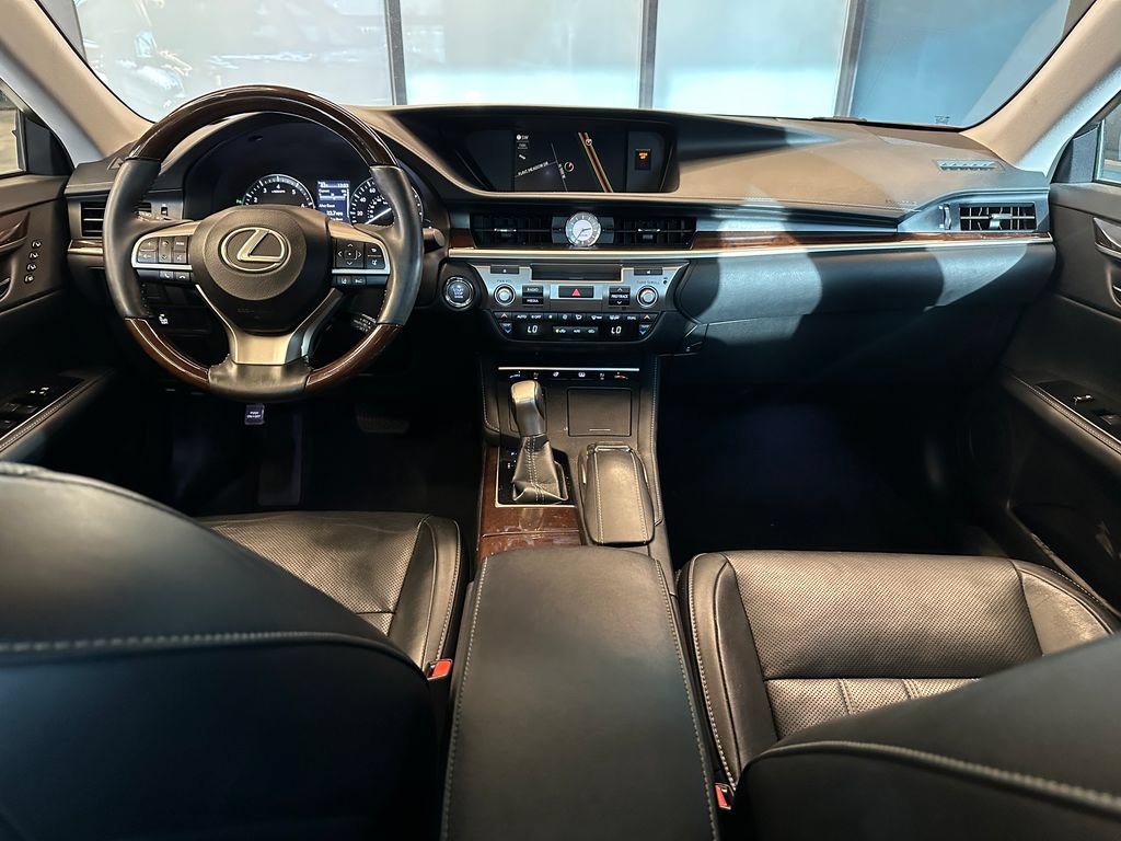Used 2017 Lexus ES 350 w/ Luxury Package FWD image 9