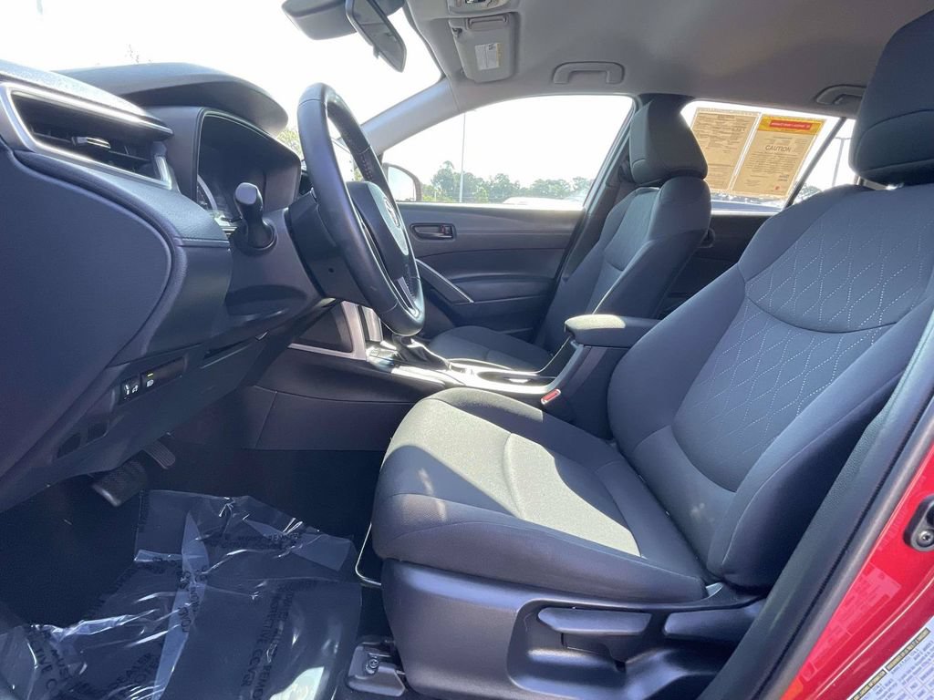 Used 2022 Toyota Corolla Cross LE AWD/4WD image 20