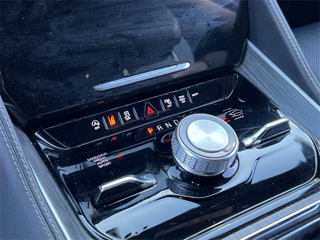 Used 2024 Jeep Wagoneer L Series III w/ Flexible Seating Group image 24