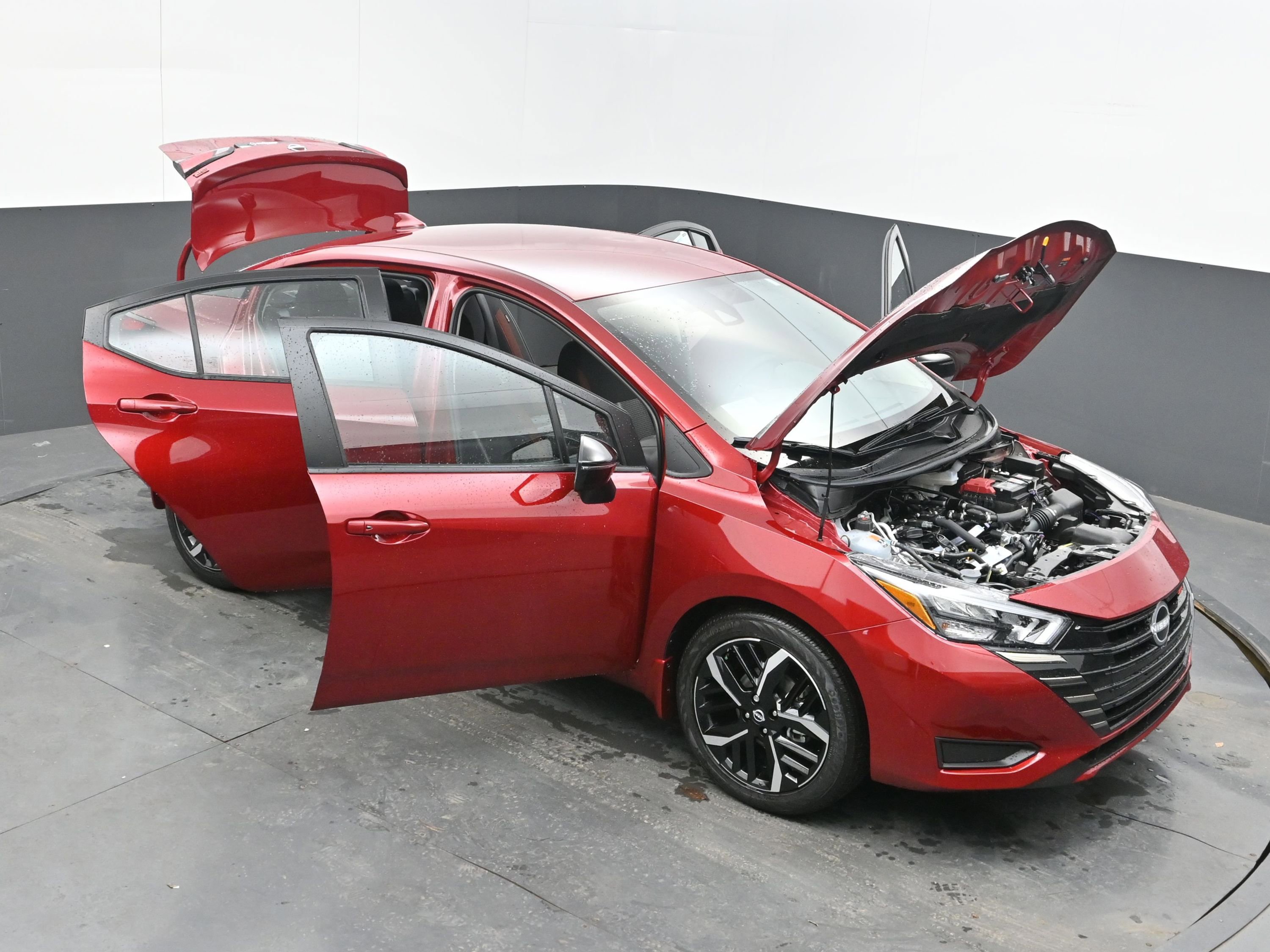 New 2025 Nissan Versa SR image 38