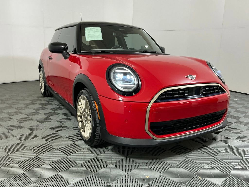 Certified 2025 MINI Cooper 2-Door Hardtop FWD image 4
