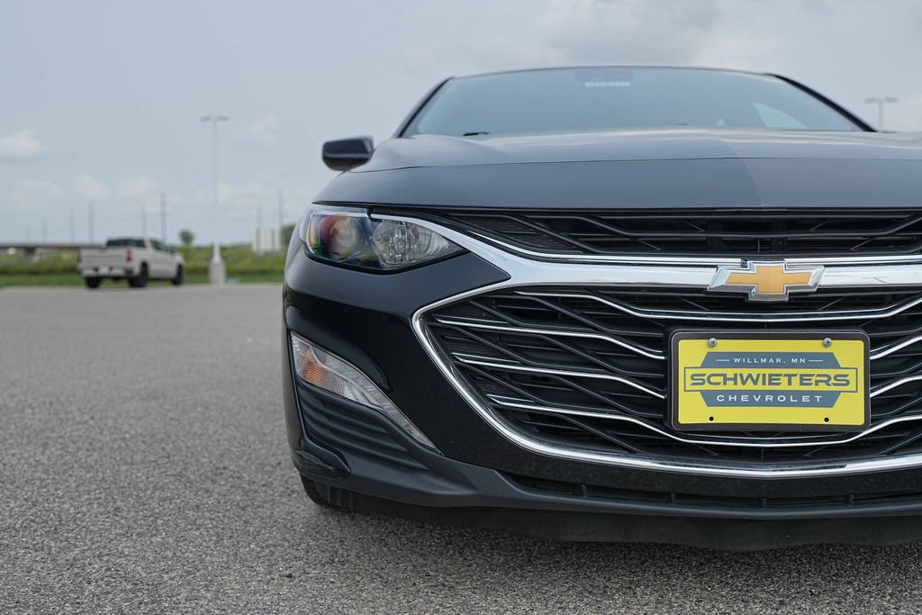 Used 2024 Chevrolet Malibu LT FWD image 3