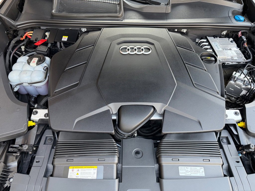 Used 2023 Audi Q8 Prestige AWD/4WD image 31