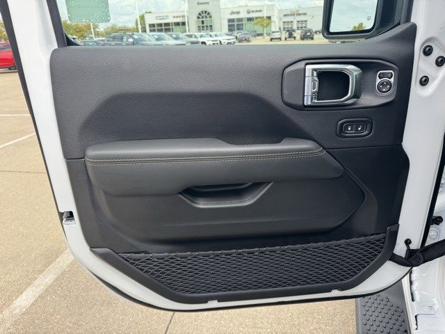 New 2025 Jeep Wrangler Sahara image 7