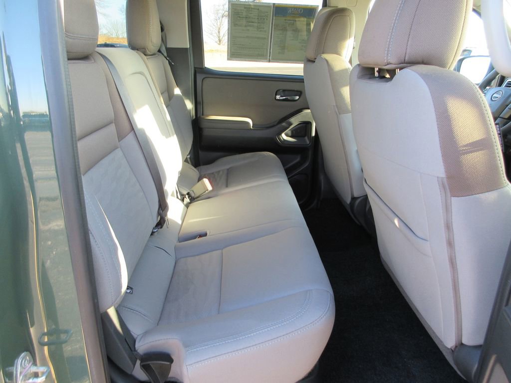 Used 2023 Nissan Frontier SV image 19