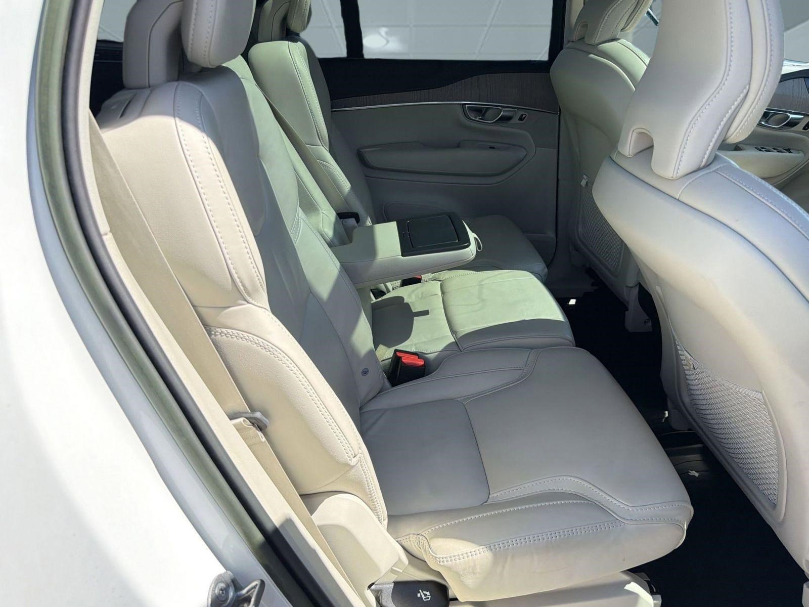 Certified 2023 Volvo XC90 B6 Ultimate w/ Protection Package Premier image 27