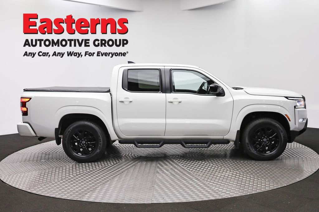 Used 2023 Nissan Frontier SV w/ Midnight Edition Package AWD/4WD image 4