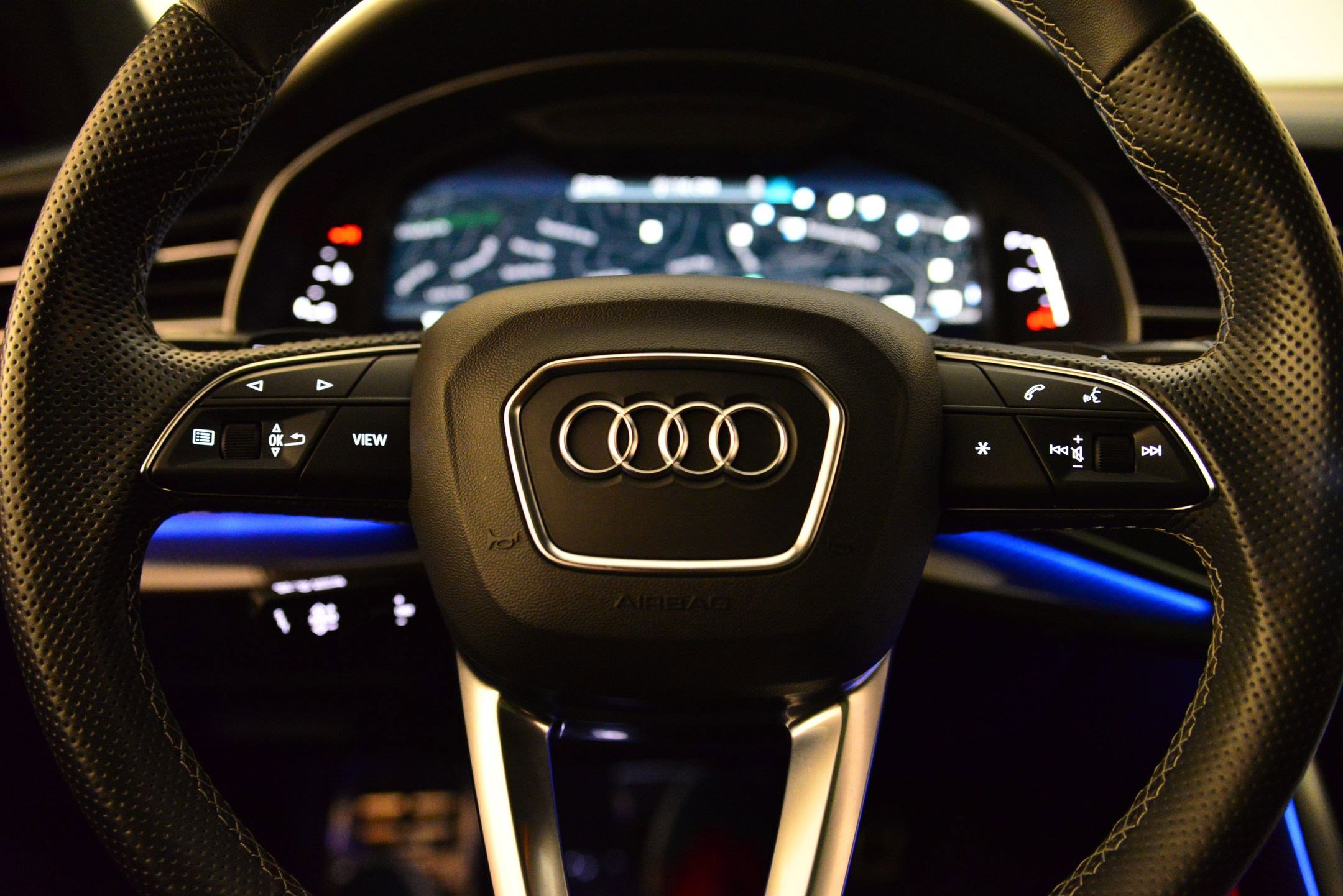 Used 2023 Audi SQ8 Premium Plus w/ SQ8 Luxury Package image 13