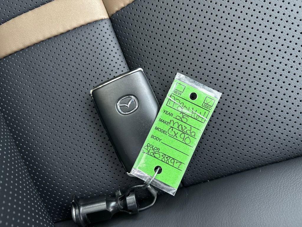 Used 2025 MAZDA CX-90 Plug-In Hybrid w/ Premium Plus image 37
