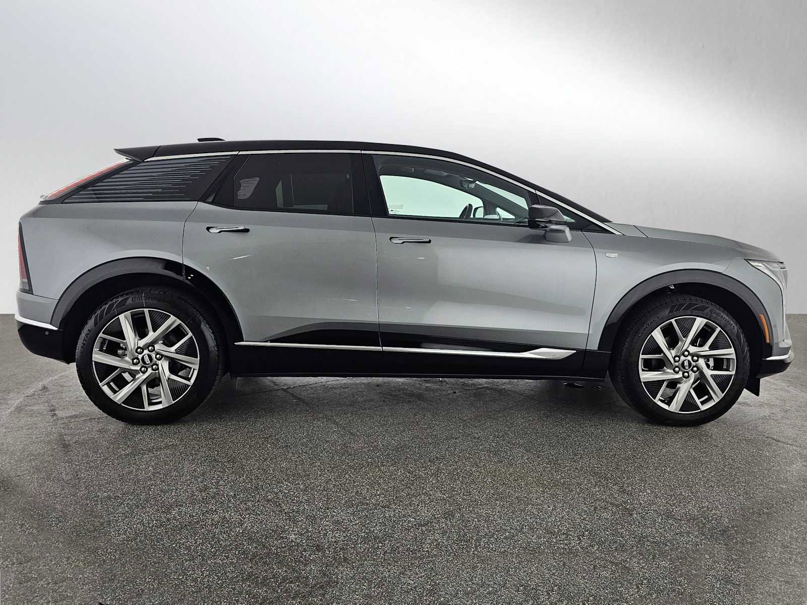 New 2026 Cadillac Optiq Luxury 1 image 2