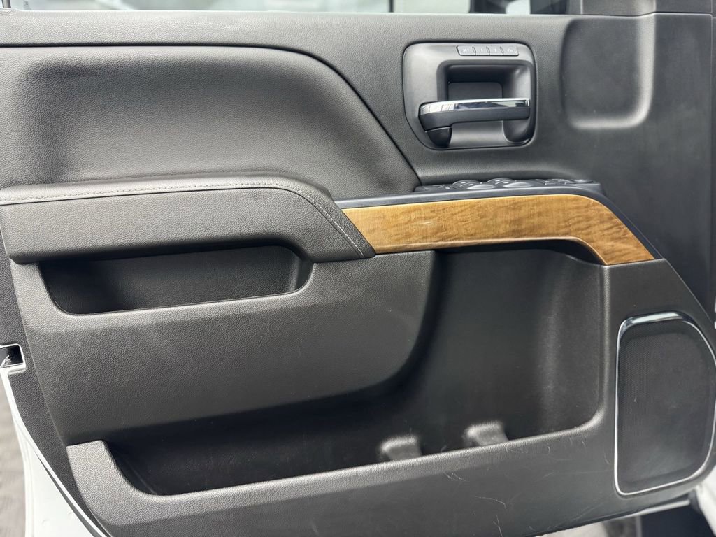 Used 2018 Chevrolet Silverado 2500 LTZ image 17