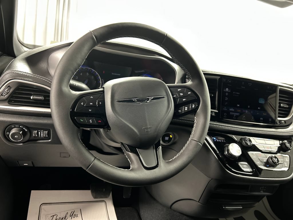 New 2026 Chrysler Pacifica Select w/ S Appearance Package FWD image 13