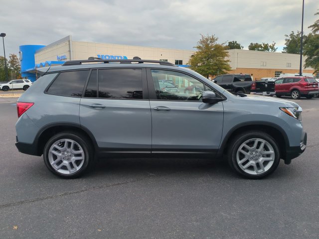 Used 2025 Honda Passport EX-L image 3