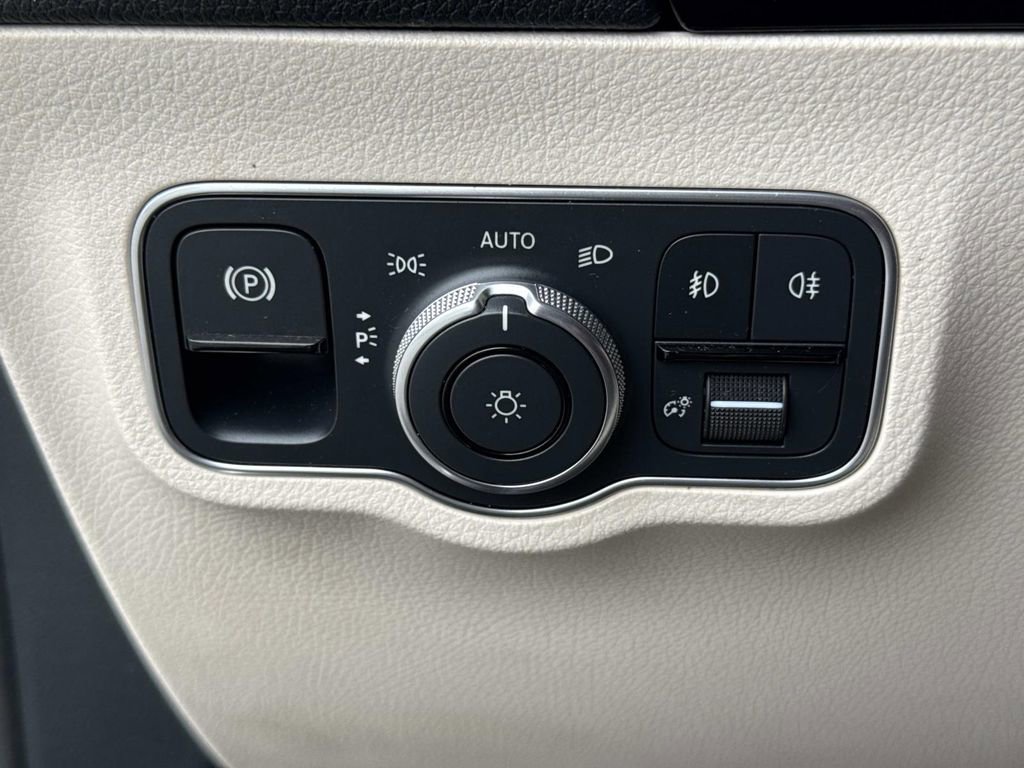 Used 2022 Mercedes-Benz GLA 250 image 42