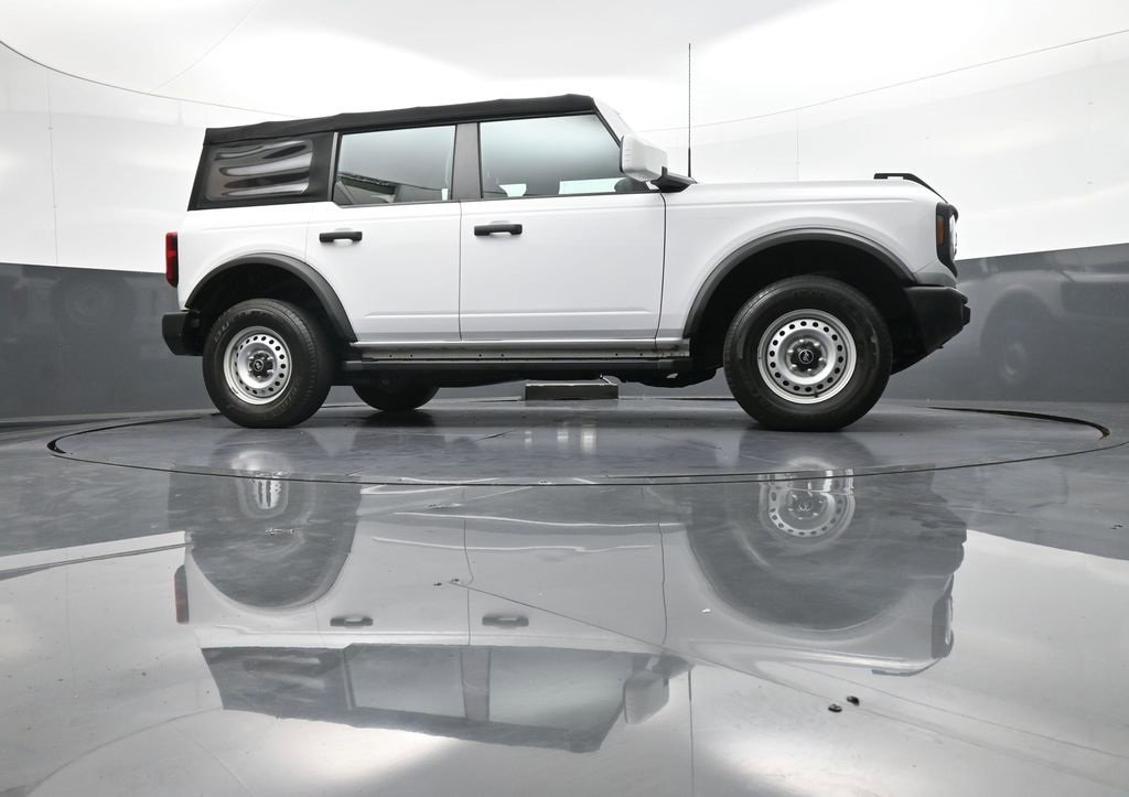 Used 2021 Ford Bronco Base image 31