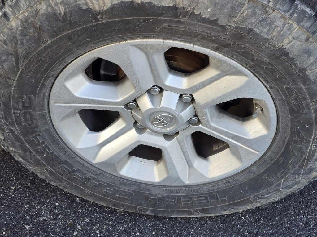 Used 2015 Toyota 4Runner SR5 image 12