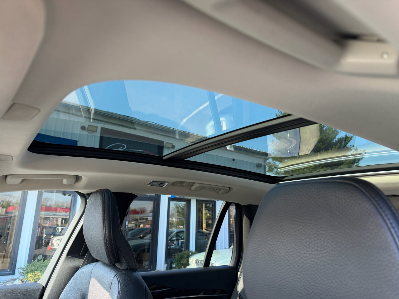 Used 2019 Volvo XC90 T6 Momentum w/ Protection Package Premier image 21