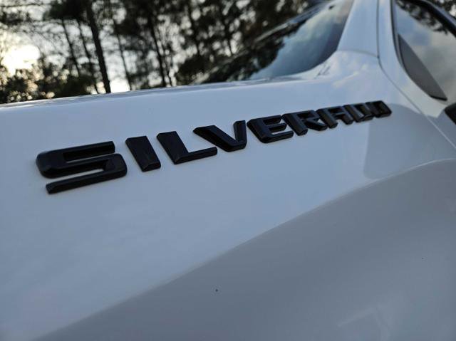 Used 2020 Chevrolet Silverado 1500 Custom w/ Custom Value Package image 11