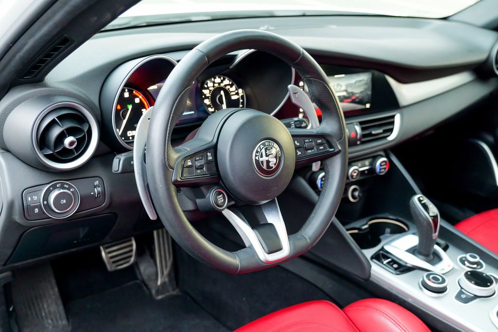 Used 2023 Alfa Romeo Giulia Veloce AWD/4WD image 21