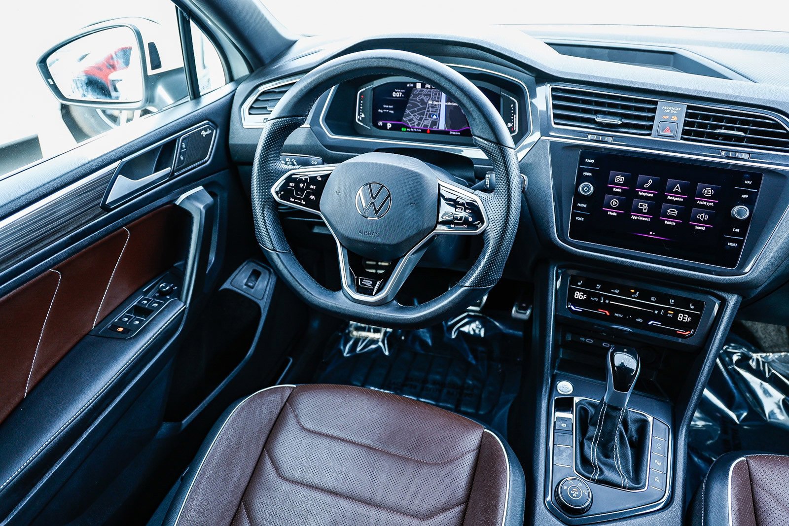 Used 2024 Volkswagen Tiguan SEL R-Line image 14