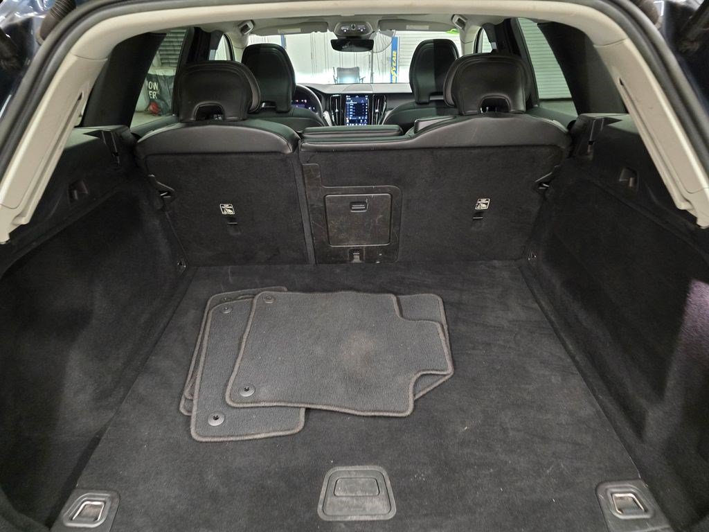 Used 2023 Volvo XC60 B5 Core AWD/4WD image 37