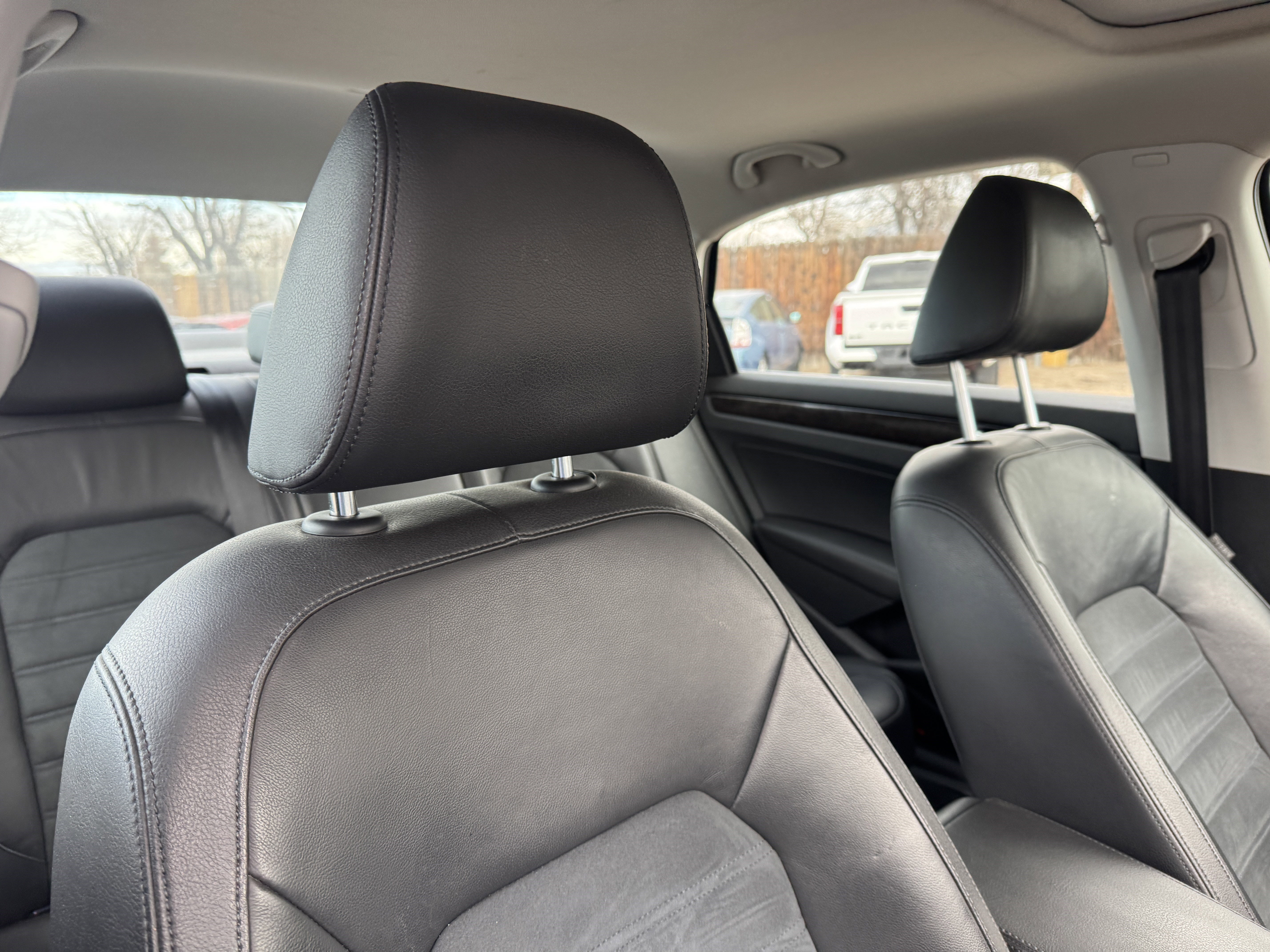 Used 2014 Volkswagen Passat TDI SEL Premium image 22