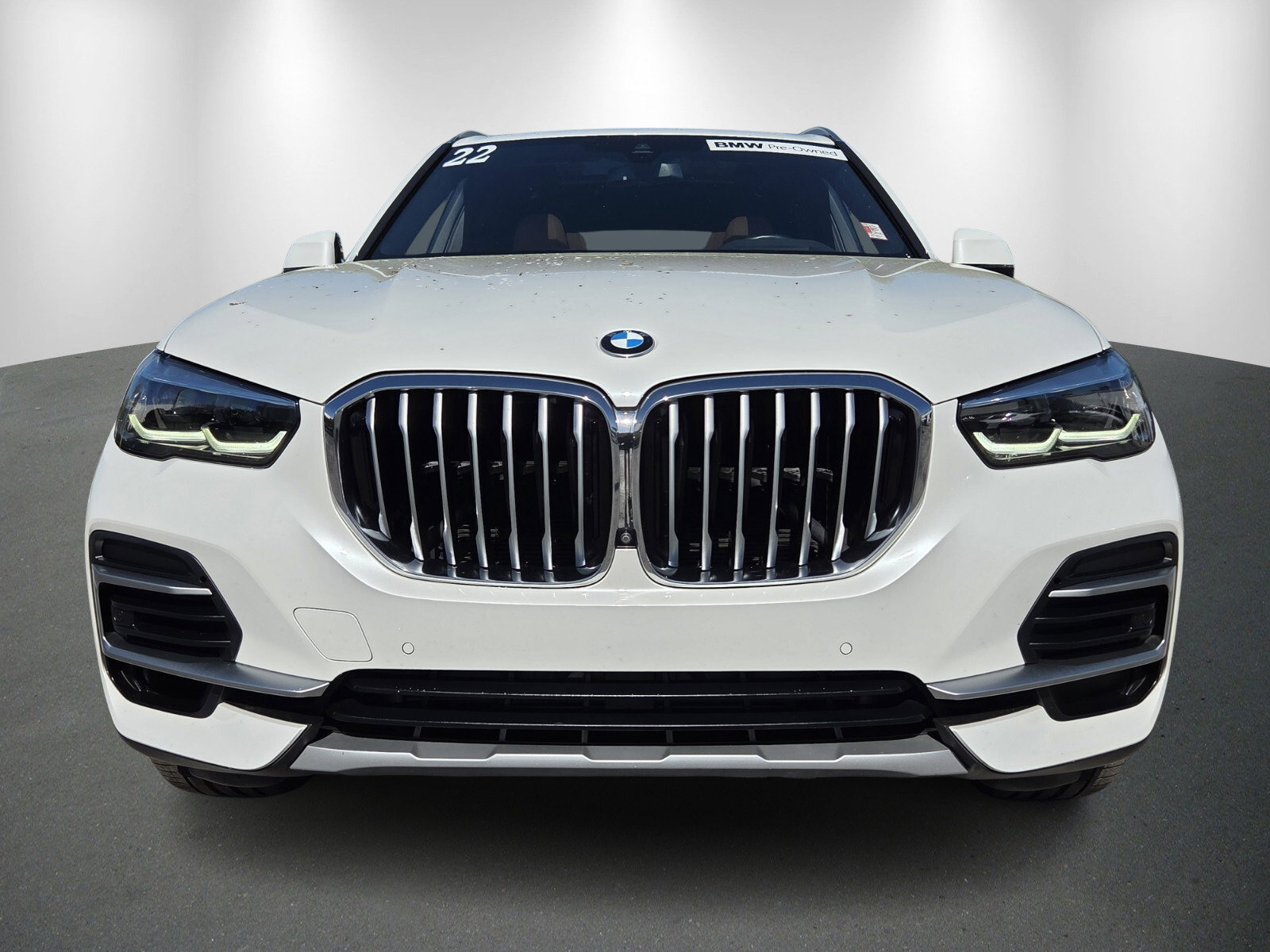 Used 2022 BMW X5 sDrive40i w/ Premium Package image 2